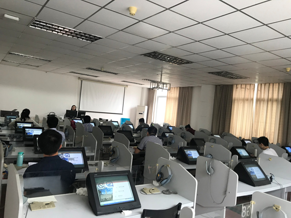 9 吴雅琦老师为磁力猫
（武汉）公派出国教师开展国别培训_副本.png